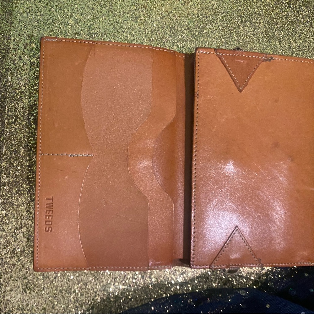 TWEEDS 198️⃣0’s HANDMADE GOLDEN CAMEL TAN LEATHER Wallet RARE VINTAGE ANTIQUATED - Picture 8 of 9
